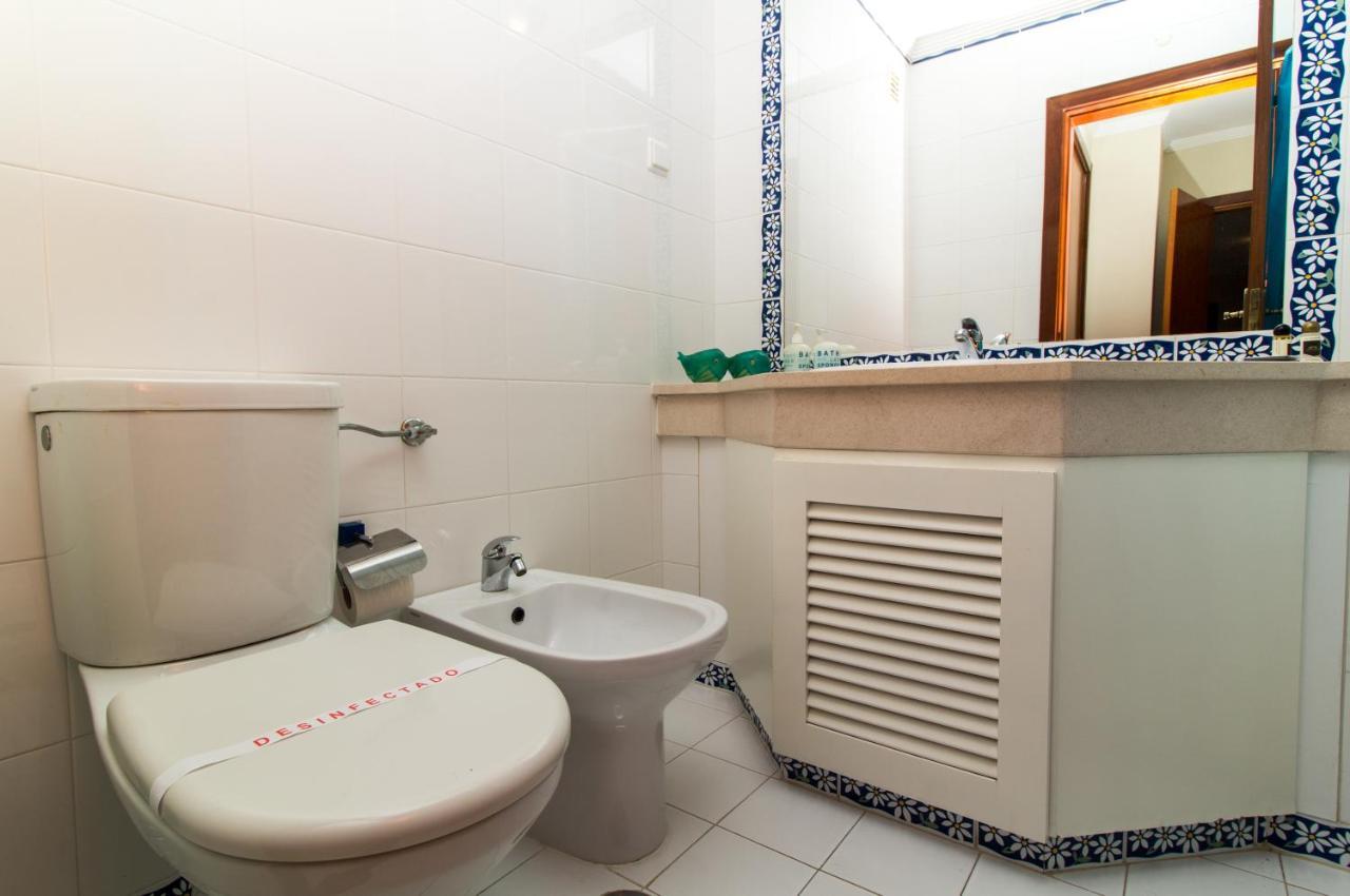 Family Apartment - Pool And Garden & Playground & Beach & Albufeira Eksteriør billede