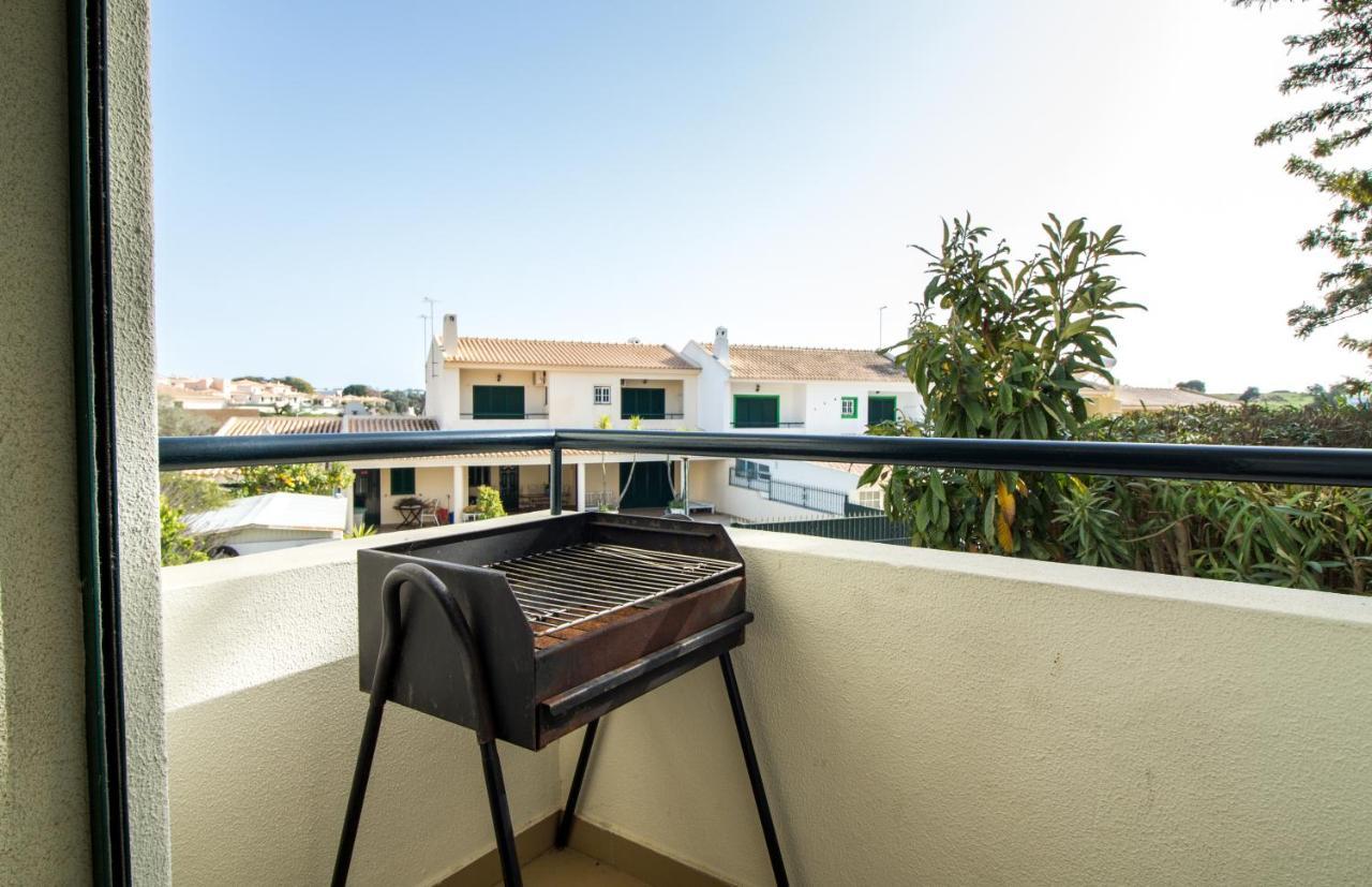 Family Apartment - Pool And Garden & Playground & Beach & Albufeira Eksteriør billede