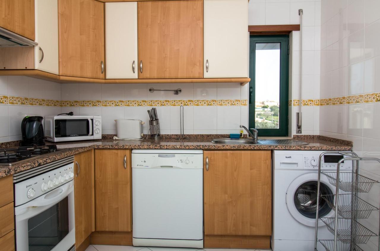 Family Apartment - Pool And Garden & Playground & Beach & Albufeira Eksteriør billede