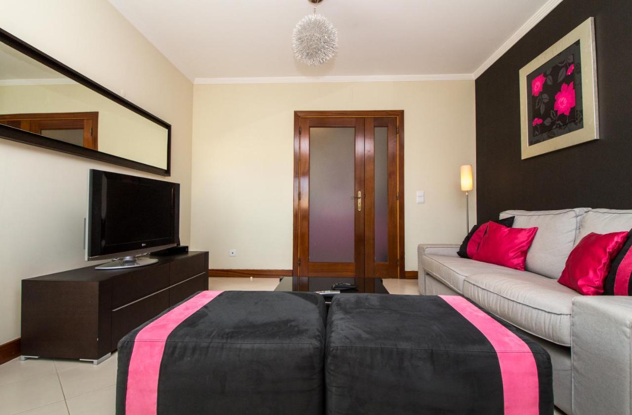 Family Apartment - Pool And Garden & Playground & Beach & Albufeira Eksteriør billede