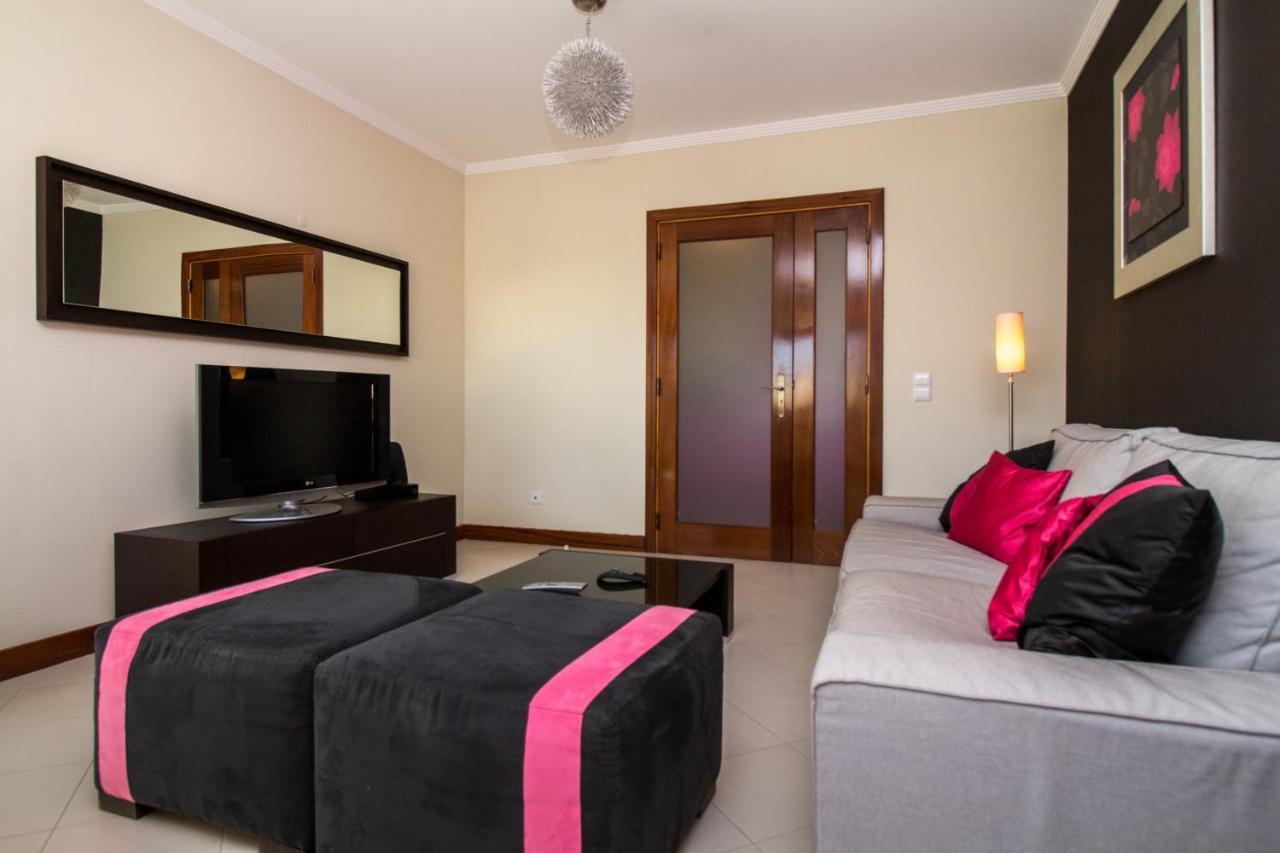 Family Apartment - Pool And Garden & Playground & Beach & Albufeira Eksteriør billede