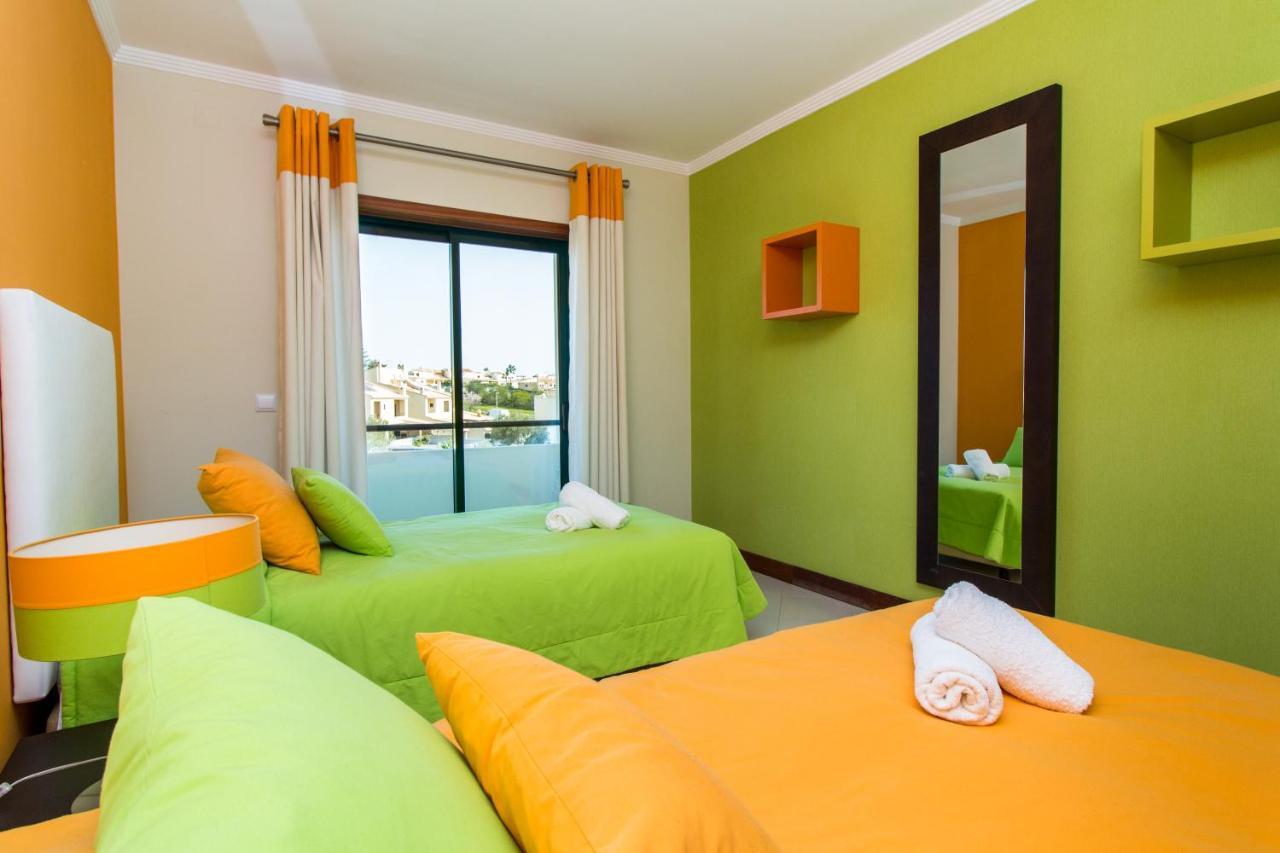 Family Apartment - Pool And Garden & Playground & Beach & Albufeira Eksteriør billede