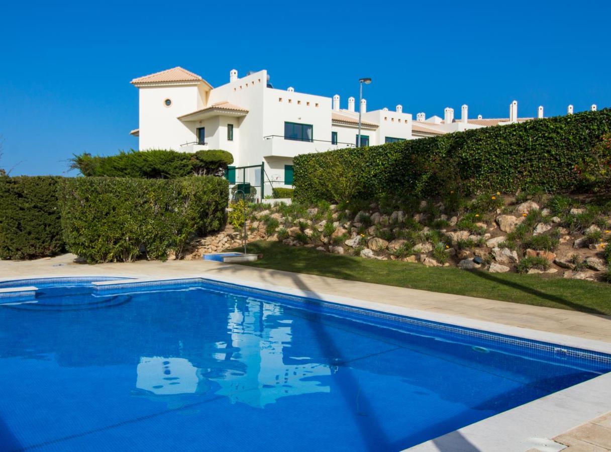 Family Apartment - Pool And Garden & Playground & Beach & Albufeira Eksteriør billede