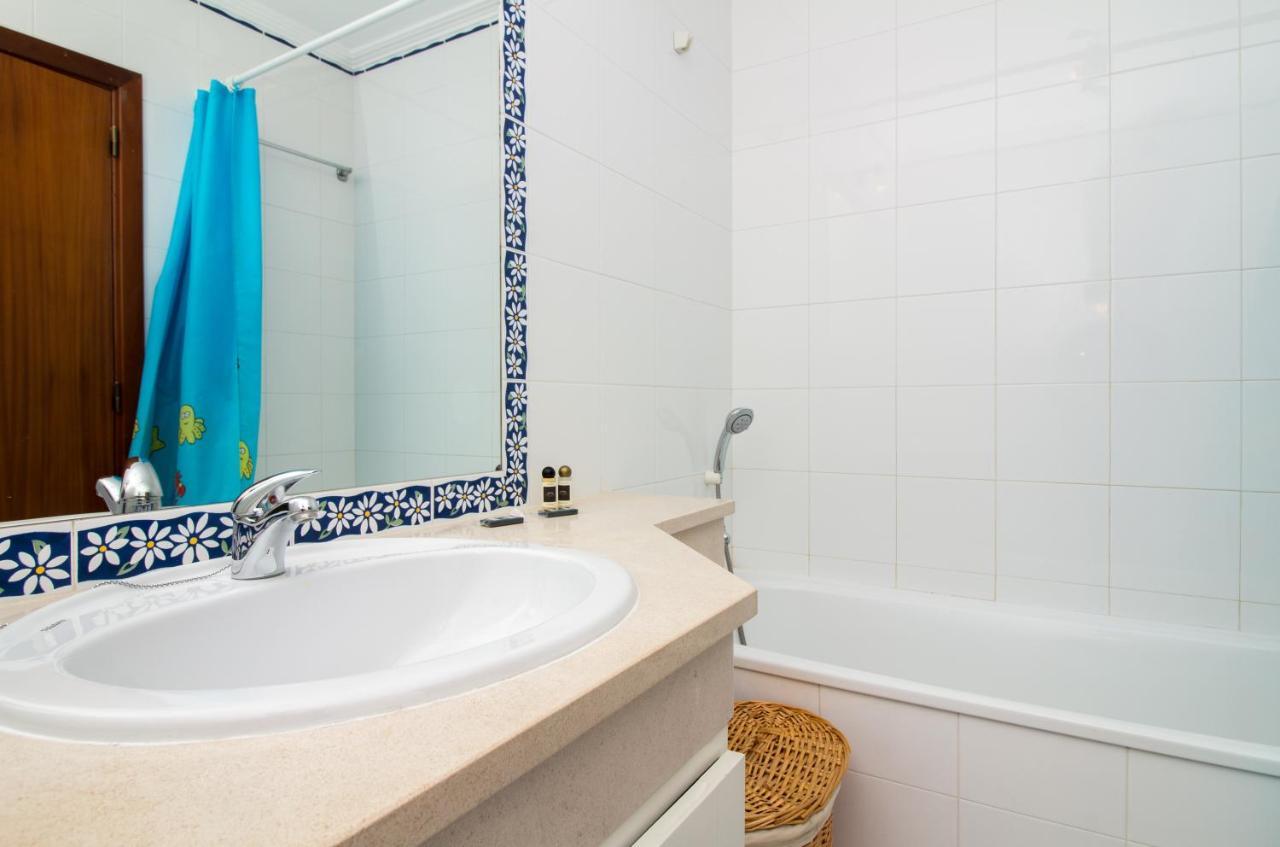 Family Apartment - Pool And Garden & Playground & Beach & Albufeira Eksteriør billede