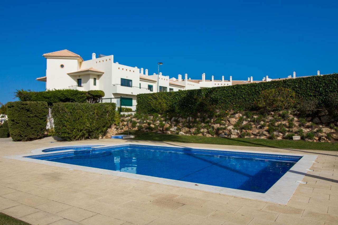 Family Apartment - Pool And Garden & Playground & Beach & Albufeira Eksteriør billede