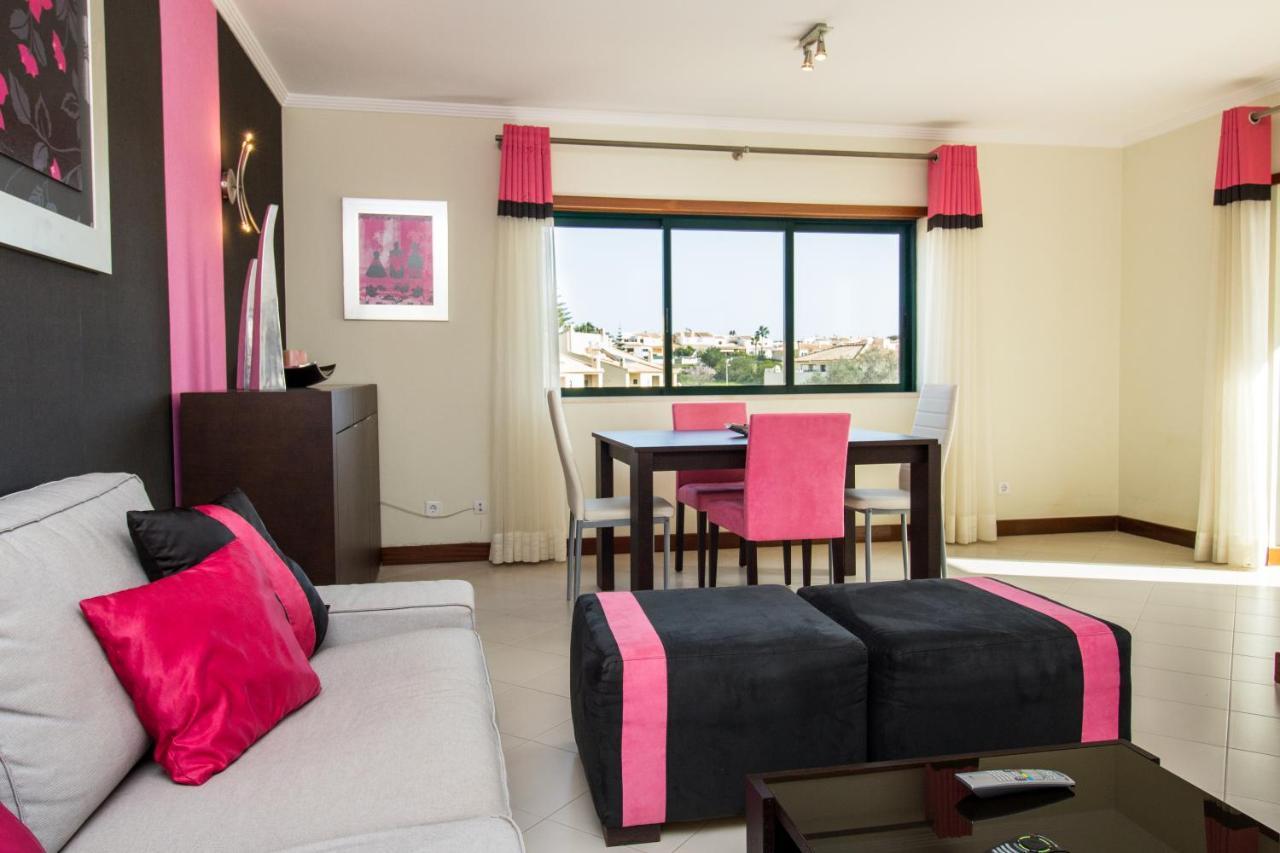 Family Apartment - Pool And Garden & Playground & Beach & Albufeira Eksteriør billede