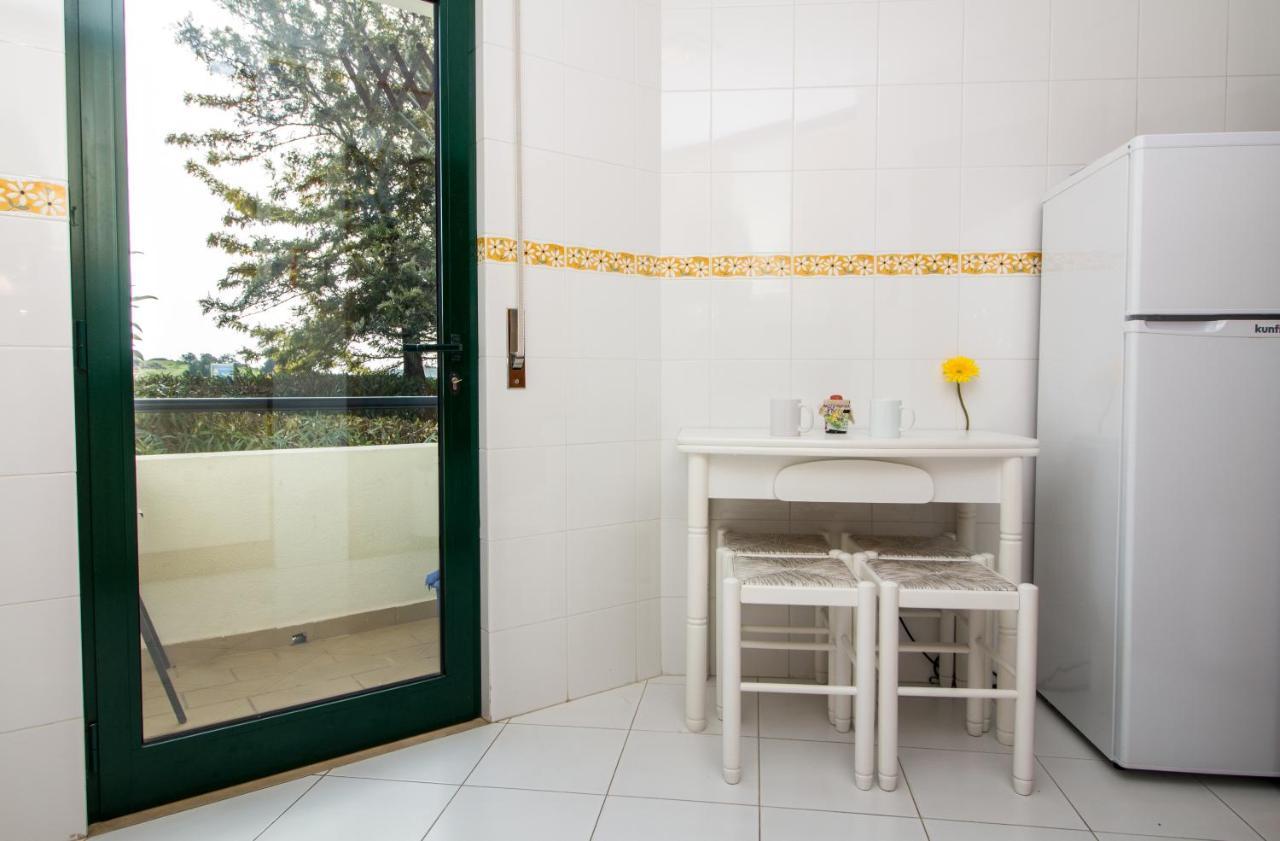Family Apartment - Pool And Garden & Playground & Beach & Albufeira Eksteriør billede