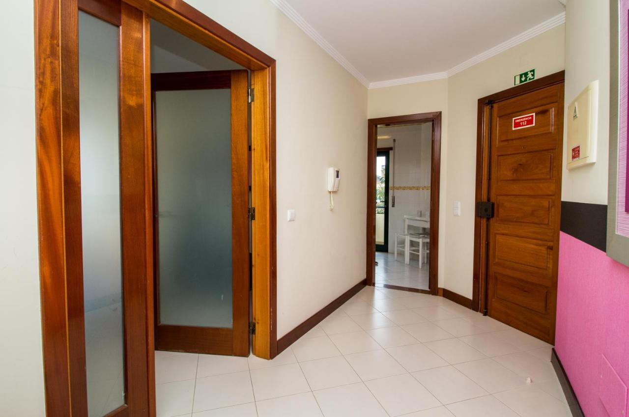 Family Apartment - Pool And Garden & Playground & Beach & Albufeira Eksteriør billede